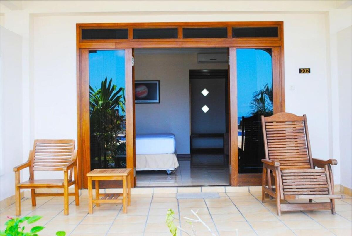 Lombok Beach Hotel Montongbuwoh Kültér fotó